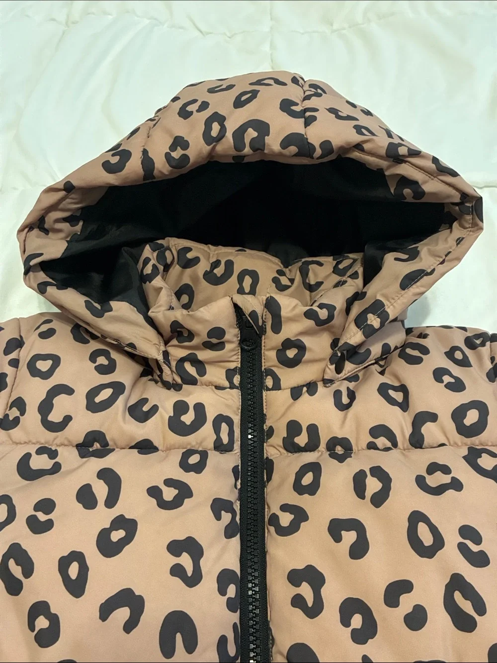 H&M Kids Water-repellent Leopard Print Puffer Jacket in Beige Size 5/6T